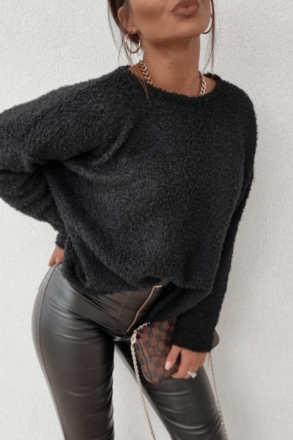 Well Tailored Top with a Graceful Silhouette