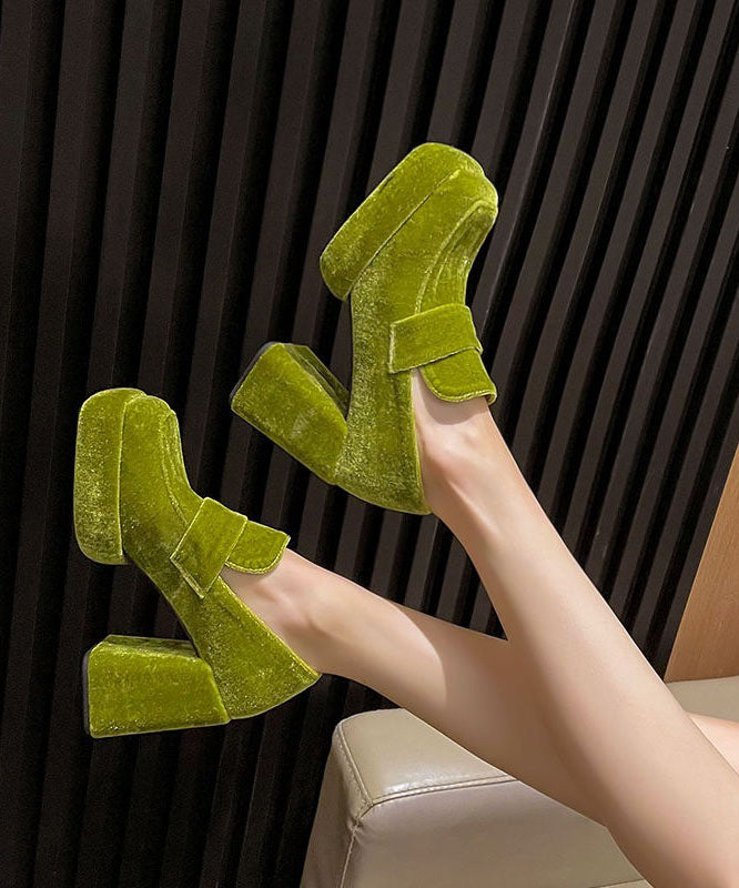 A Vintage Style Heels with Delicate Timeless Details