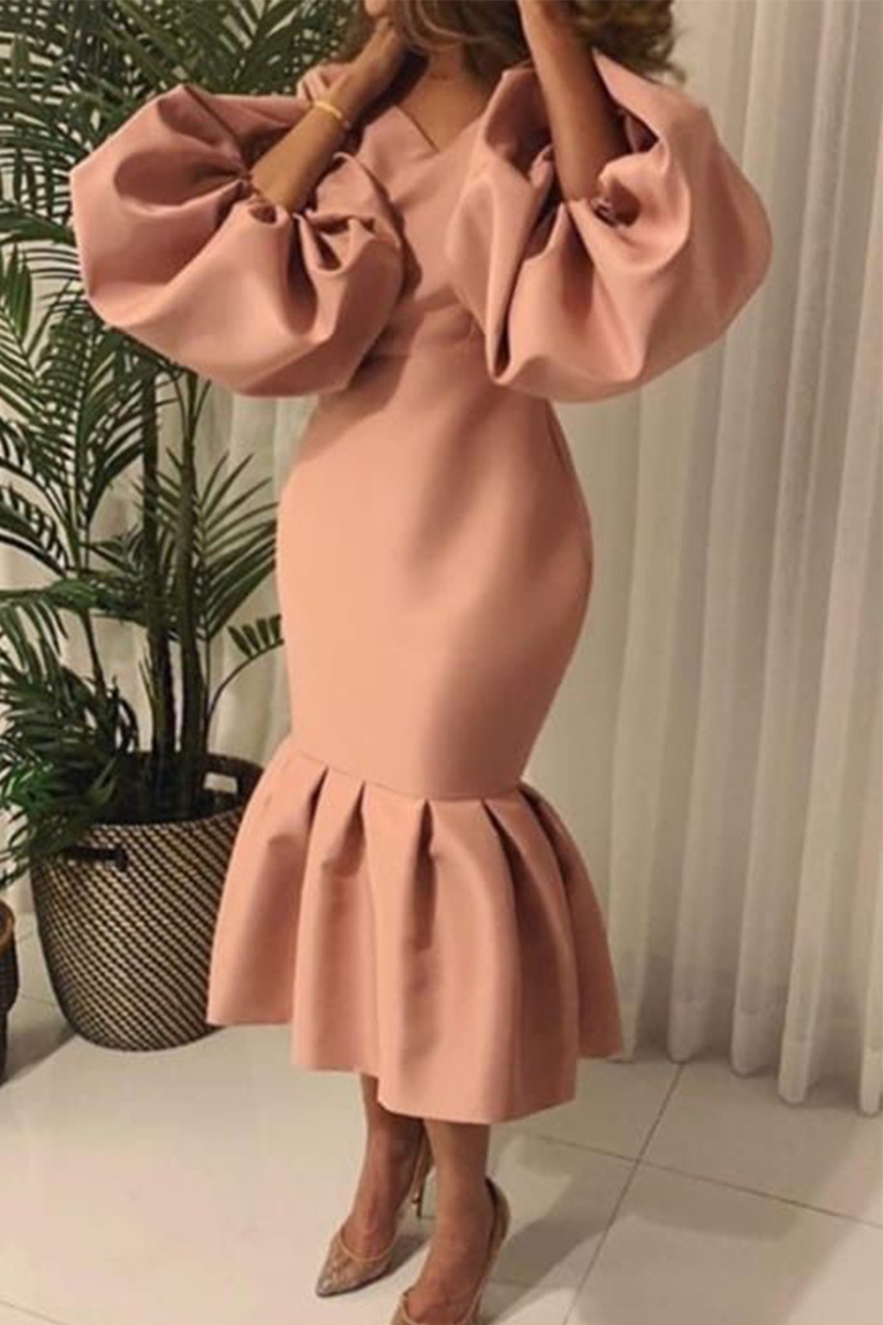 Well Tailored Dress with a Graceful Silhouette