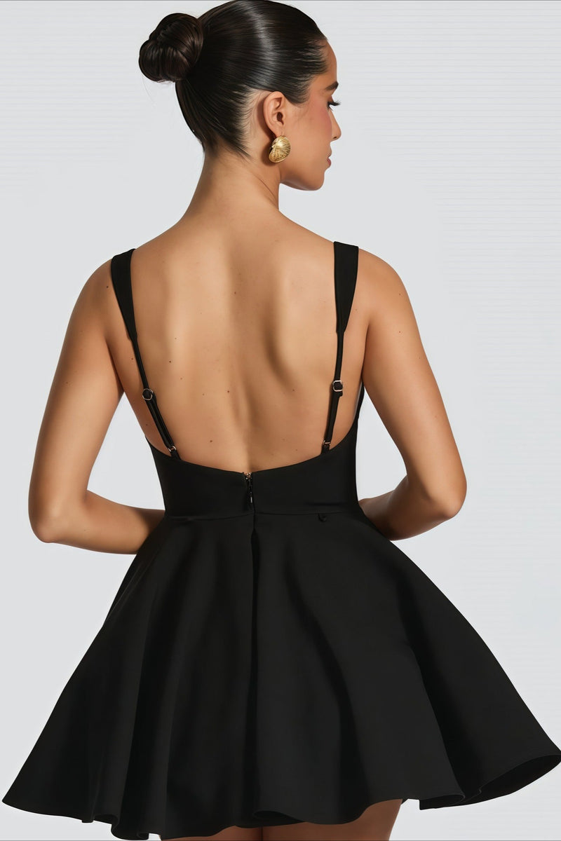 Well Tailored Dress with a Graceful Silhouette