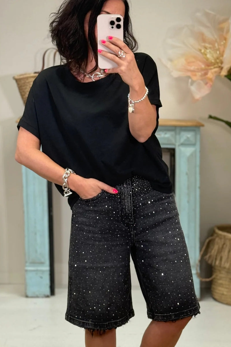 Sophisticated Garment with a Clean Classic Look