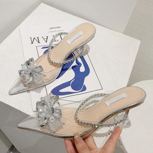 Effortlessly Elegant Heels with a Timeless Design