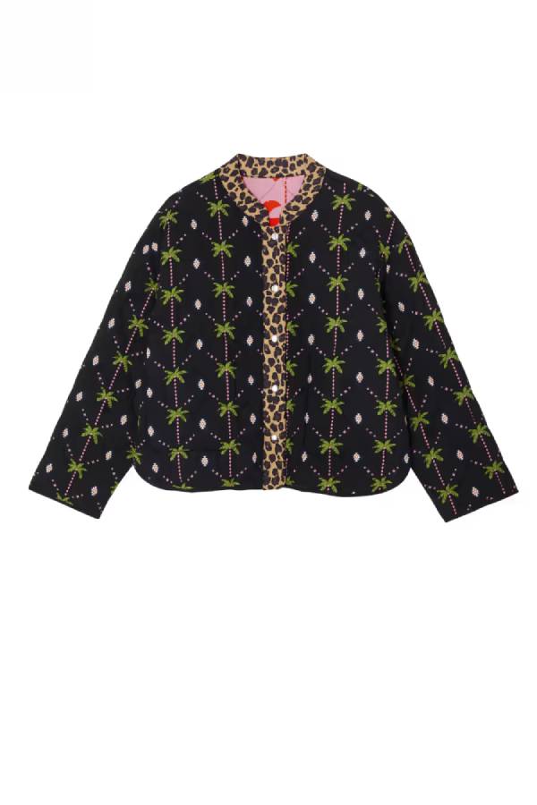 Gracefully Styled Jacket for Any Occasion