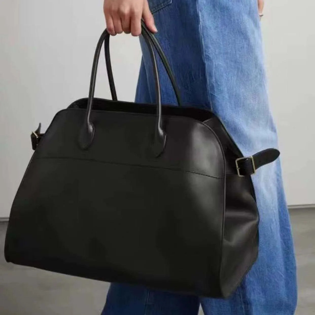 Polished Bag with an Effortless Classic Look