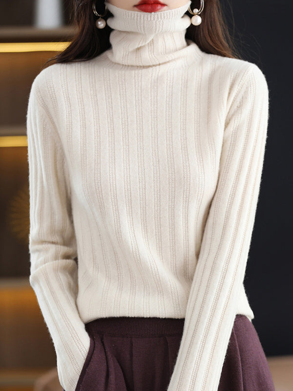 Classic Vintage Sweater with a Flattering Fit