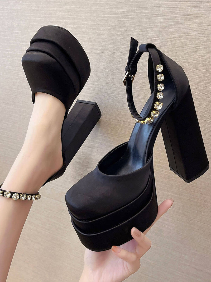 A Vintage Style Sandals with Delicate Timeless Details
