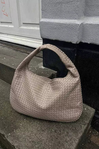 Beautifully Finished Bag in a Timeless Design