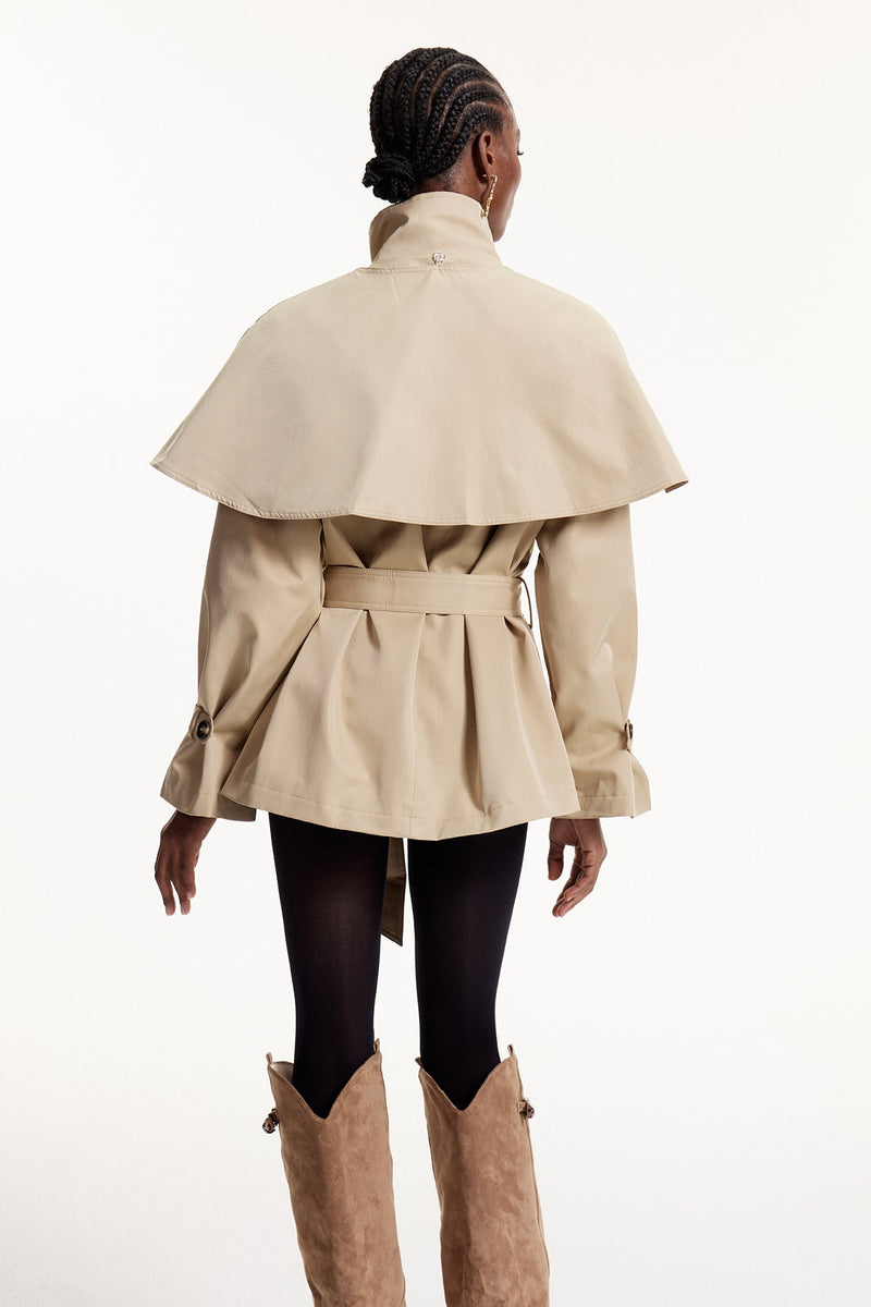 Effortlessly Elegant Coat with a Timeless Design