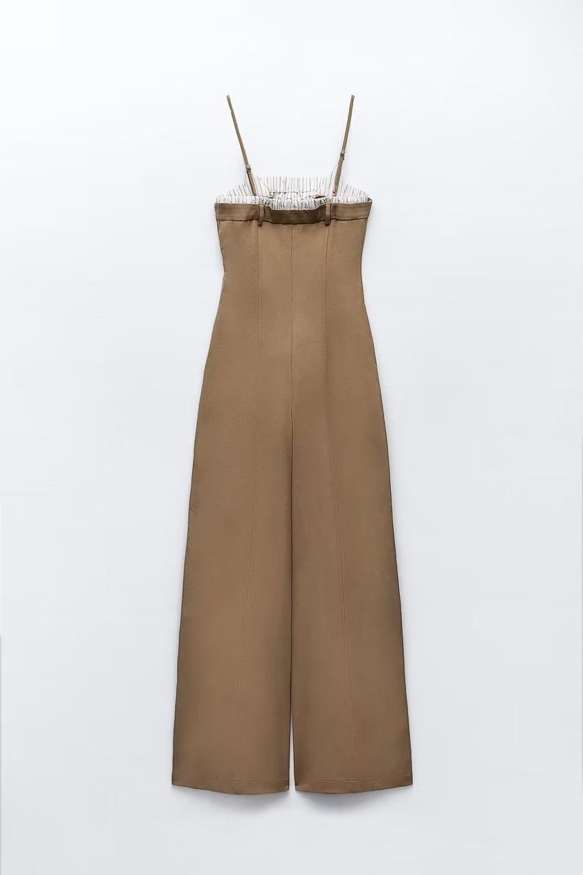 Effortlessly Elegant Garment with a Timeless Design