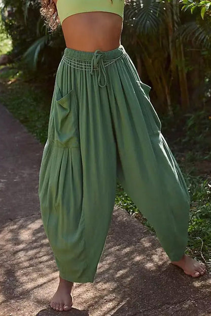Well Tailored Trousers with a Graceful Silhouette