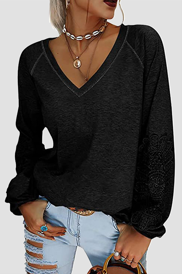 Well Tailored T-Shirt with a Graceful Silhouette
