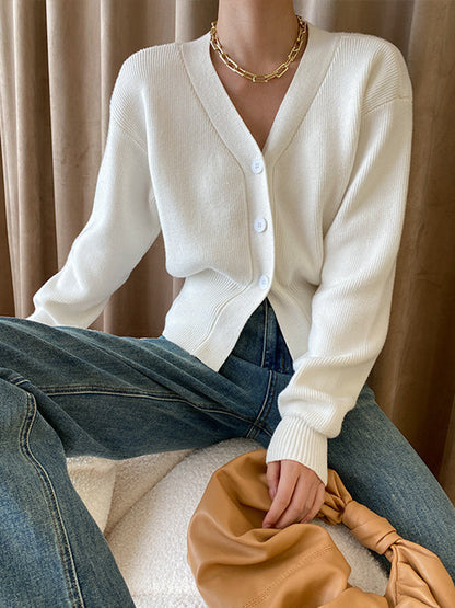 Well Tailored Cardigan with a Graceful Silhouette