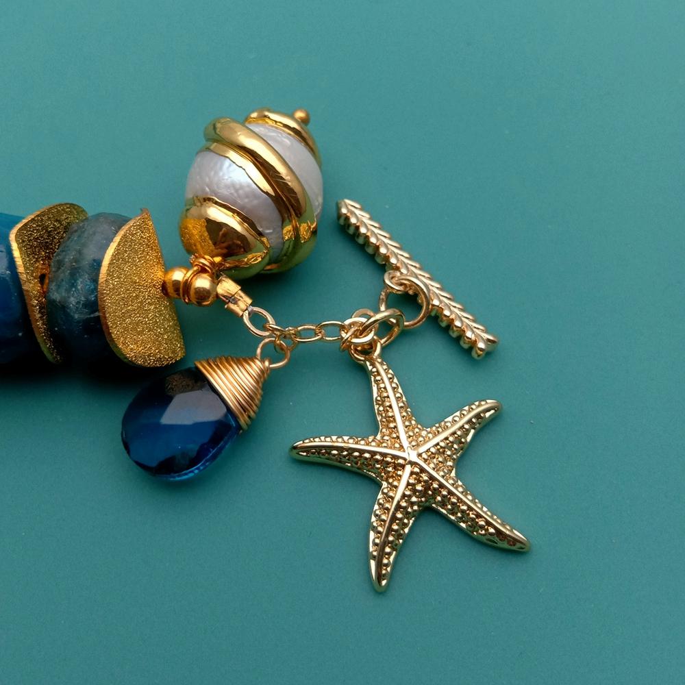 Gracefully Styled Garment for Any Occasion