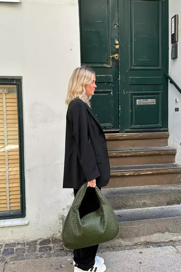 Beautifully Finished Bag in a Timeless Design