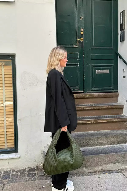 Beautifully Finished Bag in a Timeless Design