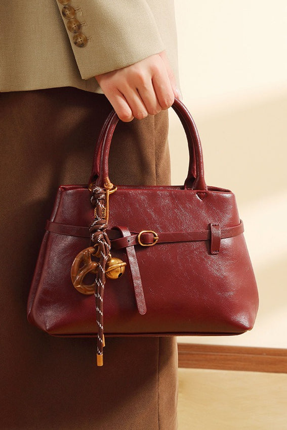 Beautifully Finished Bag in a Timeless Design