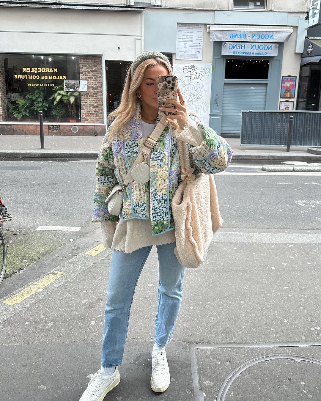 Effortlessly Elegant Jacket with a Timeless Design
