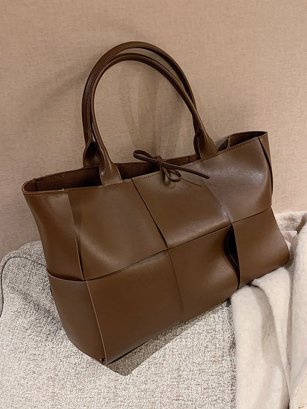 Elegantly Styled Bag for Everyday Wear