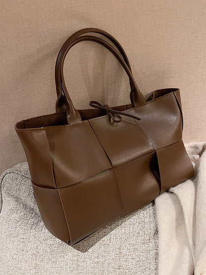Elegantly Styled Bag for Everyday Wear