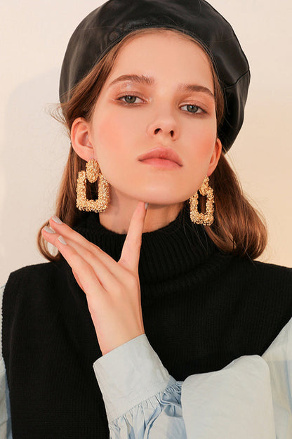 Effortlessly Elegant Garment with a Timeless Design