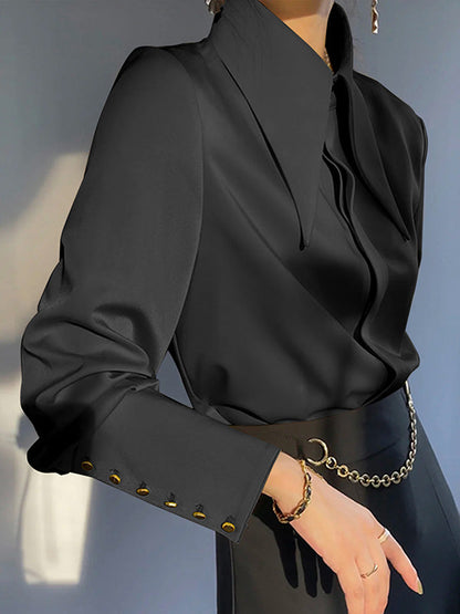 Well Tailored Blouse with a Graceful Silhouette