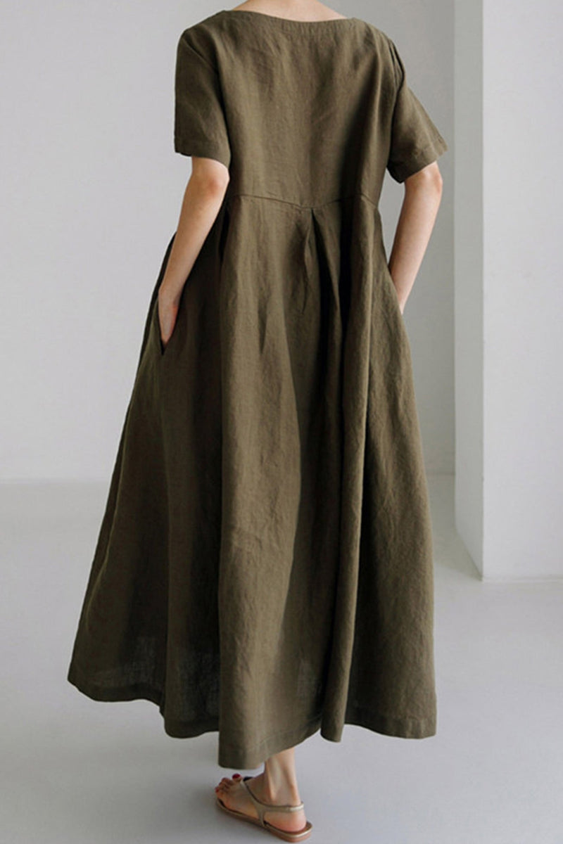 Well Tailored Dress with a Graceful Silhouette