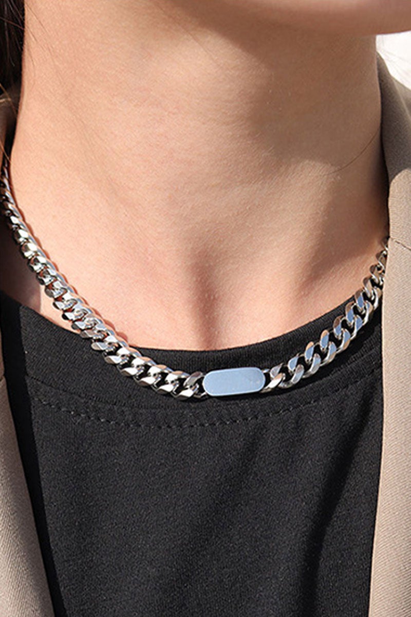 Sophisticated Garment with a Clean Classic Look