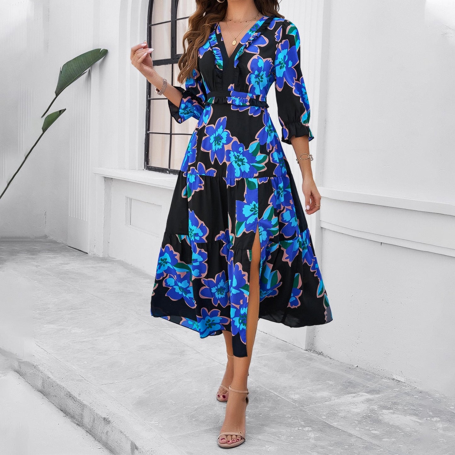 Classic Vintage Dress with a Flattering Fit