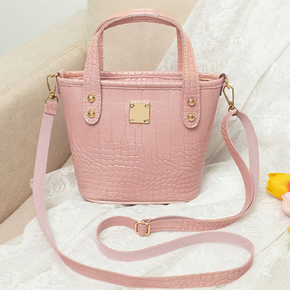 Gracefully Styled Bag for Any Occasion