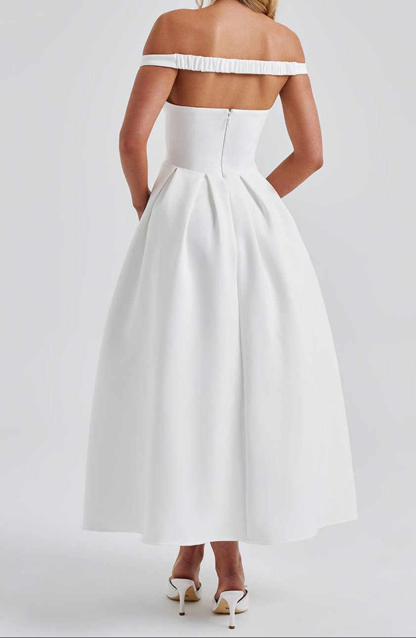 Gracefully Styled Dress for Any Occasion
