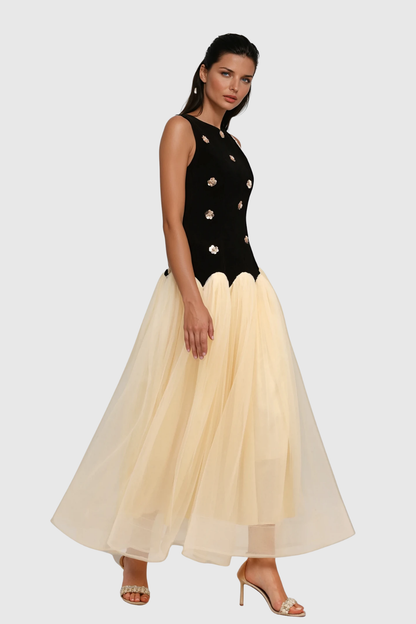 Beautifully Crafted Dress in a Classic Style