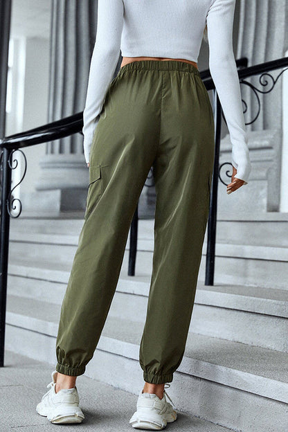 Well Tailored Pants with a Graceful Silhouette