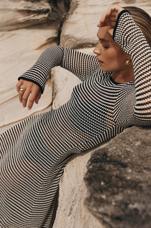 Classic Vintage Dress with a Flattering Fit