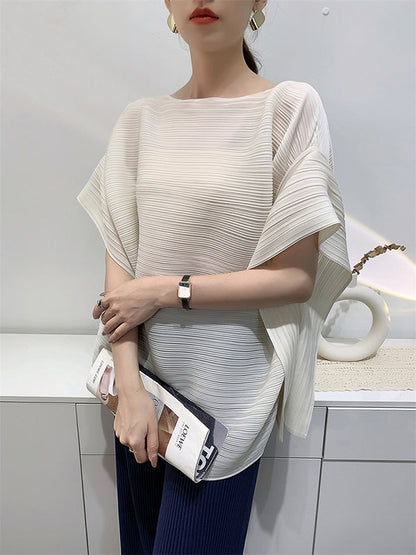 Well Tailored T-Shirt with a Graceful Silhouette