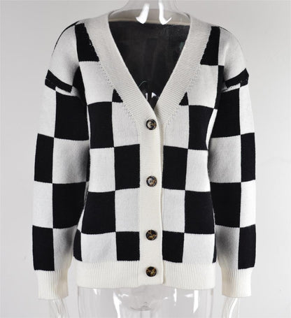 Well Tailored Cardigan with a Graceful Silhouette