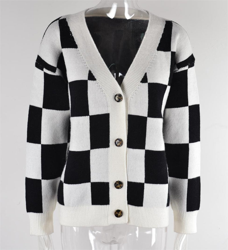 Well Tailored Cardigan with a Graceful Silhouette