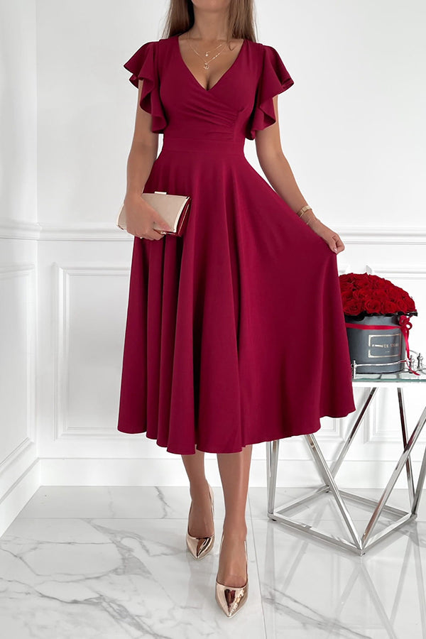 Effortlessly Elegant Dress with a Timeless Design