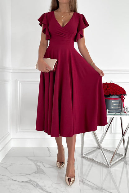 Effortlessly Elegant Dress with a Timeless Design