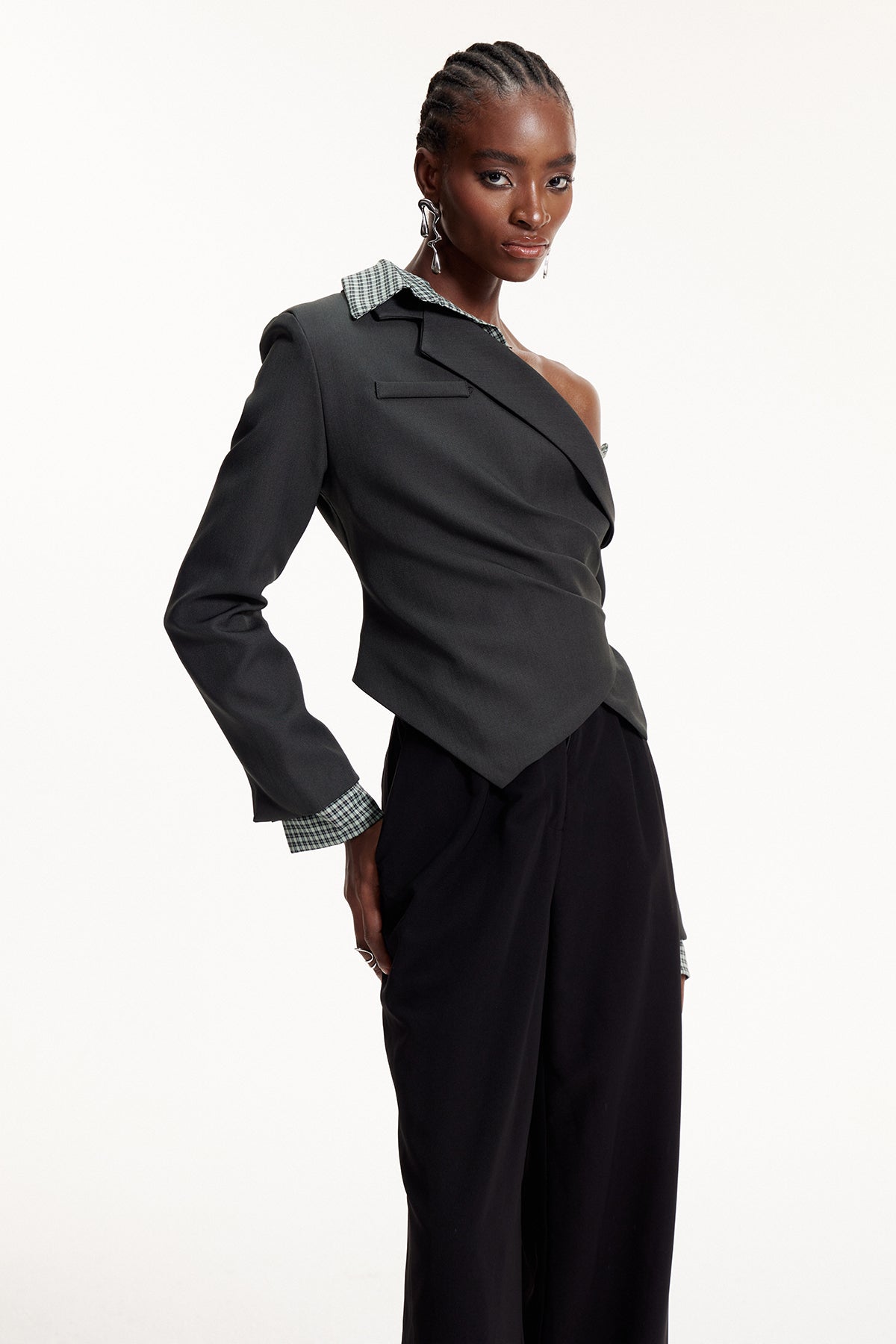 Effortlessly Elegant Top with a Timeless Design