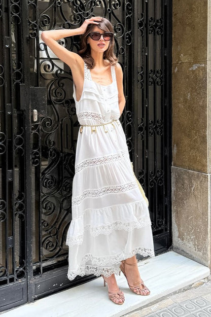 Gracefully Styled Dress for Any Occasion