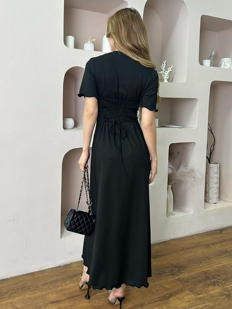 Gracefully Styled Dress for Any Occasion