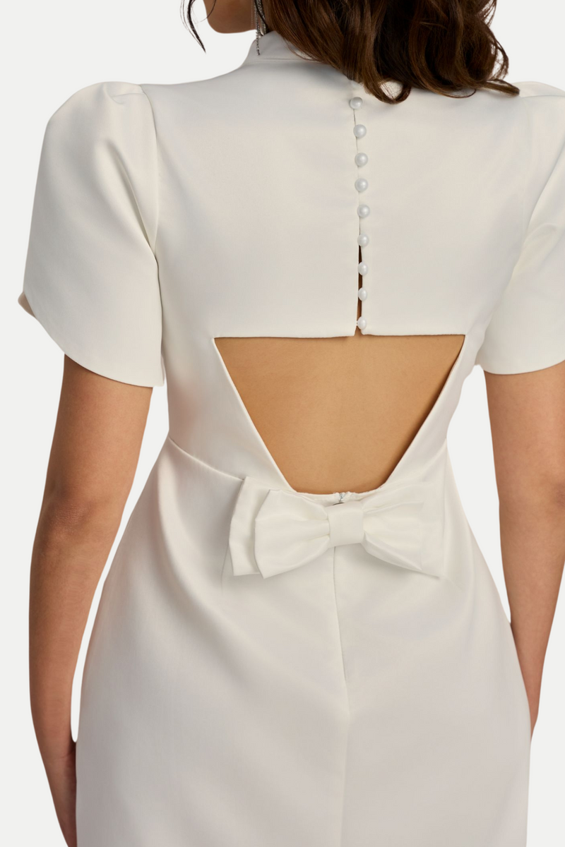 Effortlessly Elegant Dress with a Timeless Design