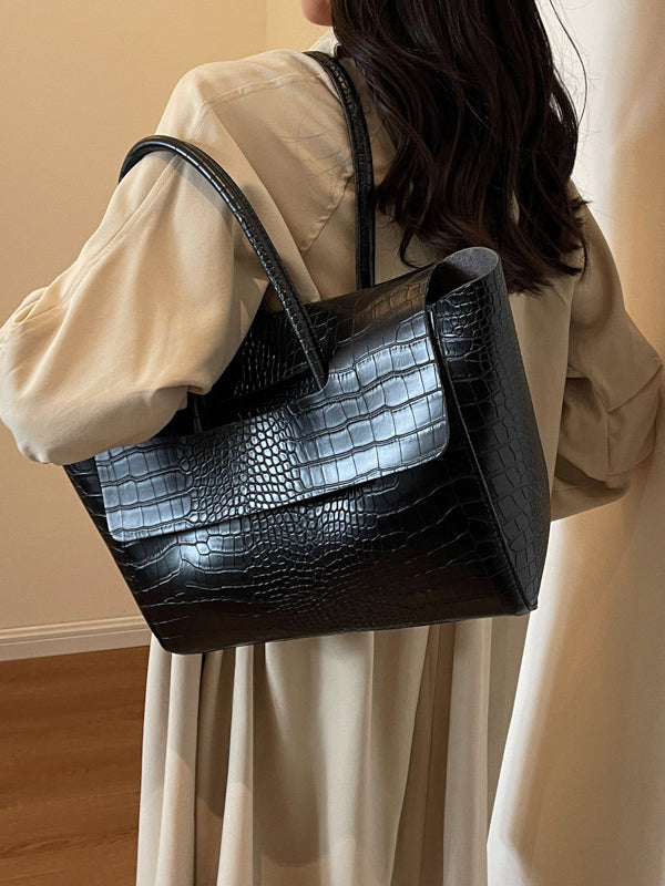 Beautifully Finished Bag in a Timeless Design