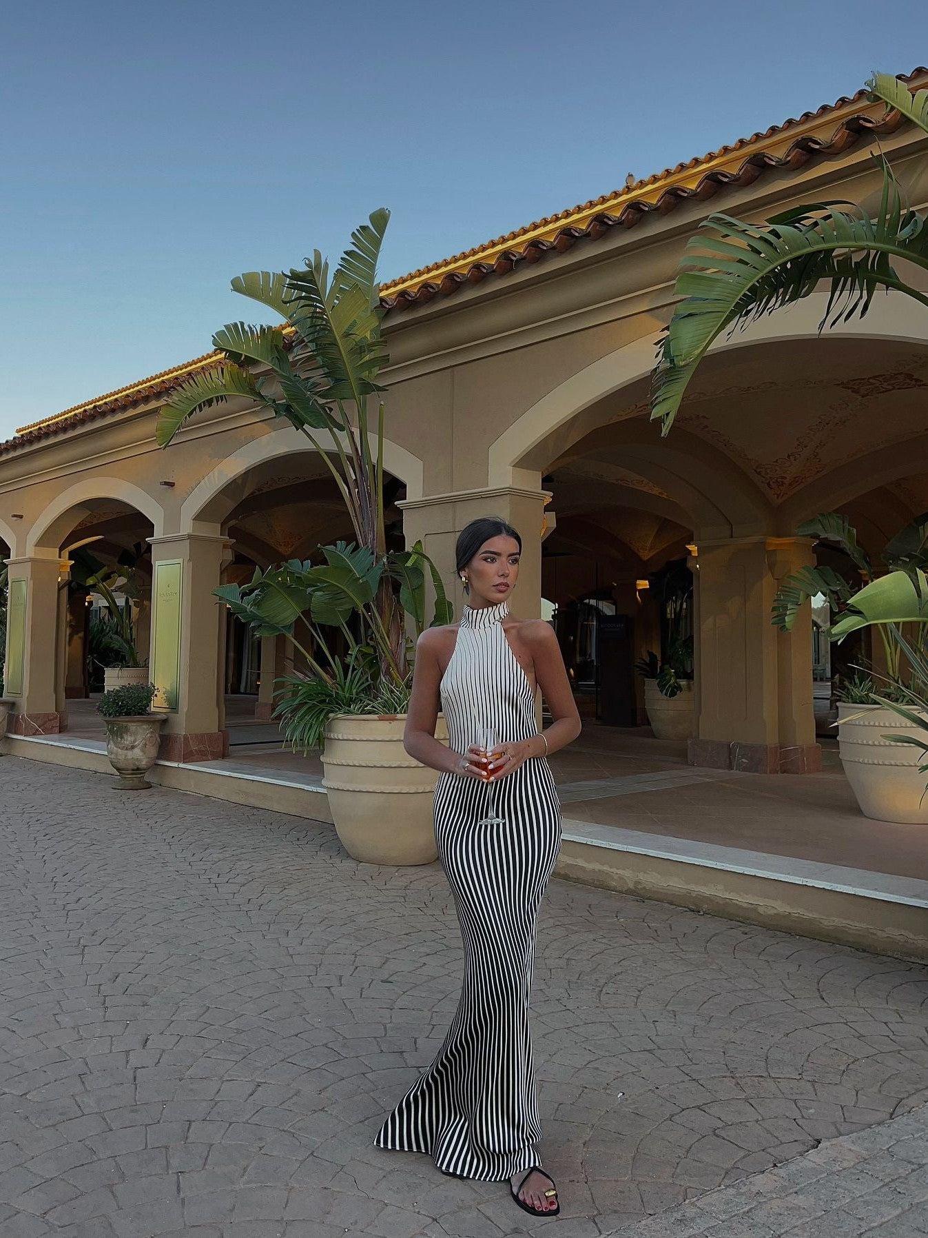 Well Tailored Dress with a Graceful Silhouette