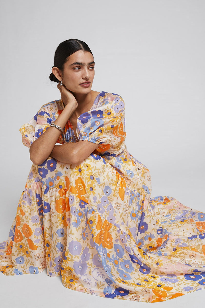 Gracefully Styled Dress for Any Occasion