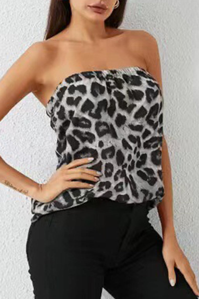 Well Tailored Top with a Graceful Silhouette