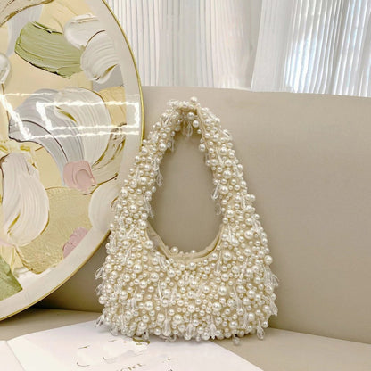 Well Tailored Bag with a Graceful Silhouette