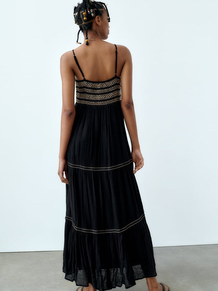 Gracefully Styled Dress for Any Occasion