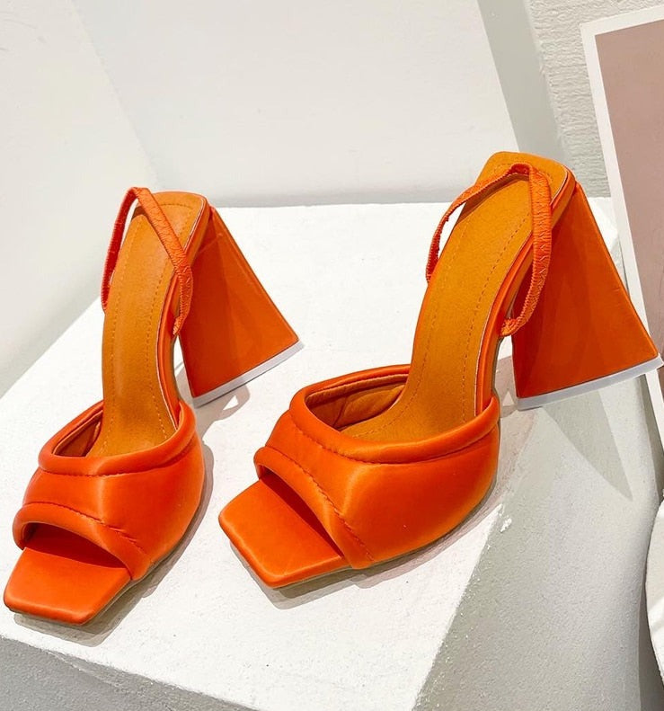 Classic Vintage Heels with a Flattering Fit