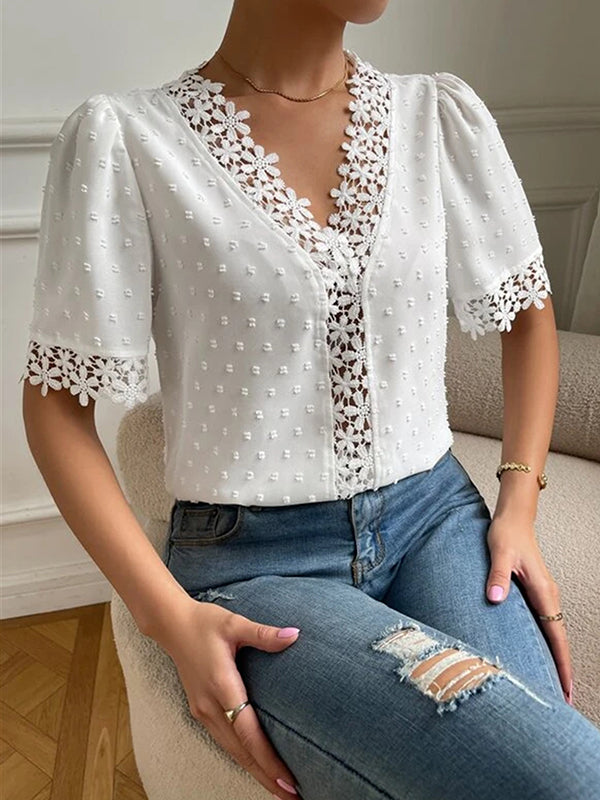 Sophisticated Blouse with a Clean Classic Look